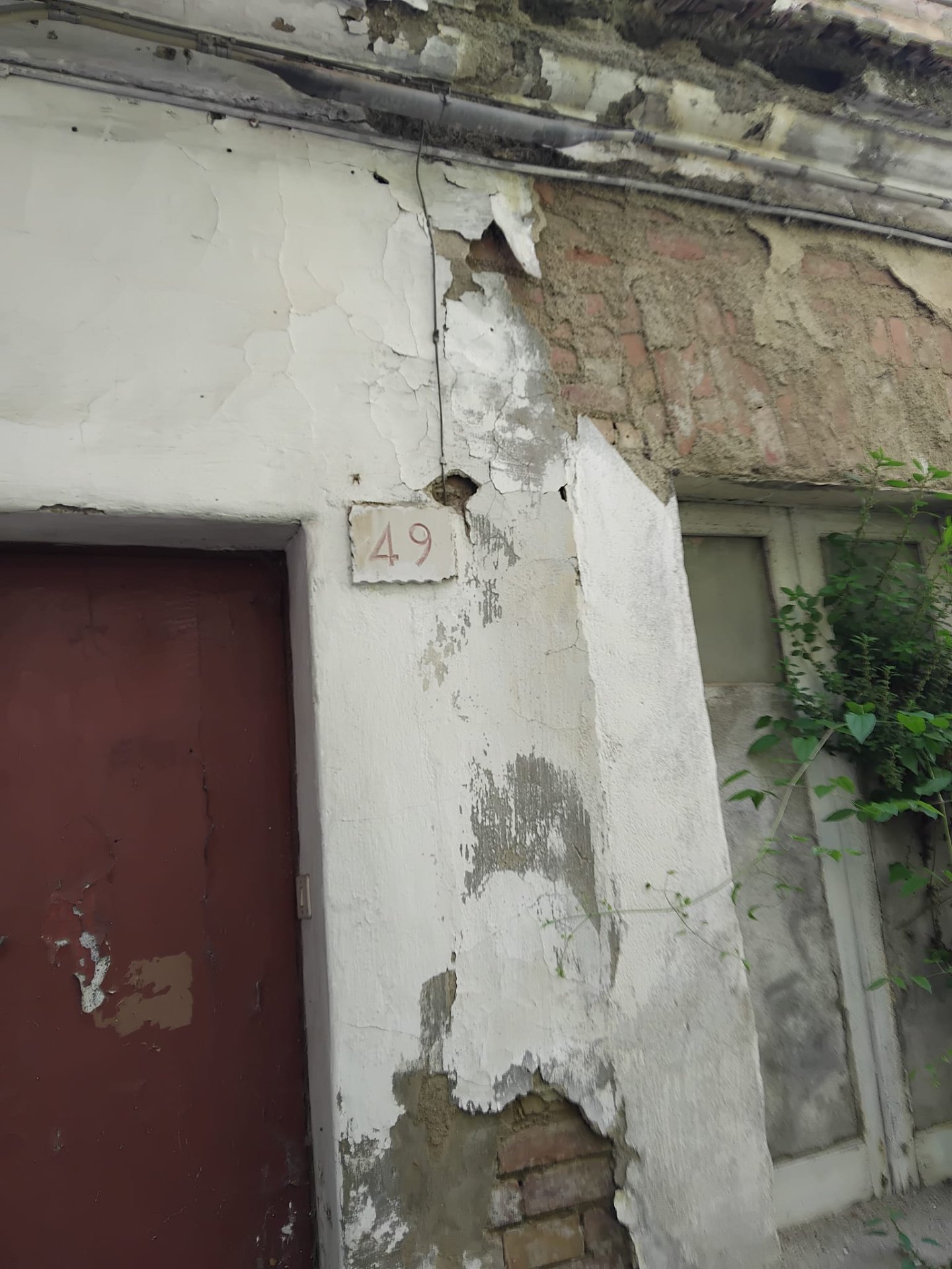 Casa indipendente da ristrutturare con terrazzino – Montereale - Immagine 1